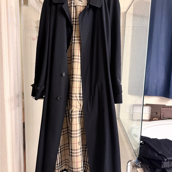 Burberry Jackets & Blazers - Burberry Black Trench Coat with Plaid Lining
